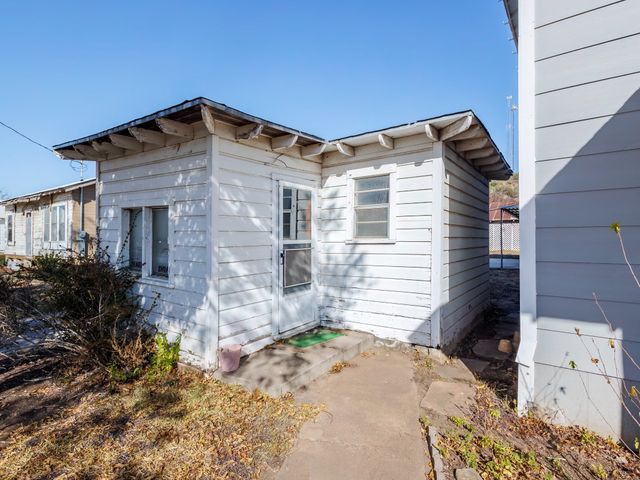 702 Avenue B, Santa Anna, TX 76878