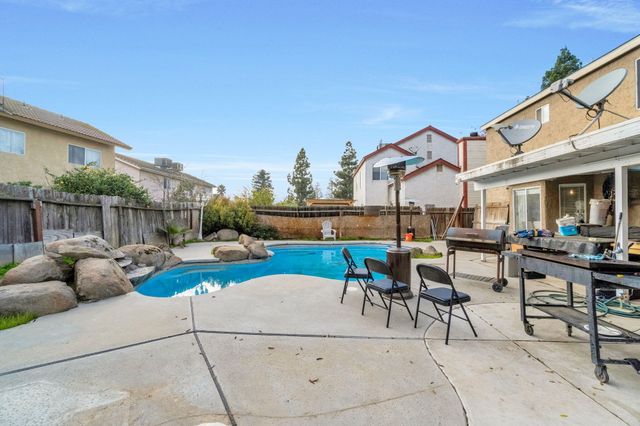 2372 Ironwood Way, Madera, CA 93637