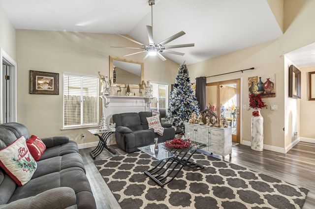 2372 Ironwood Way, Madera, CA 93637