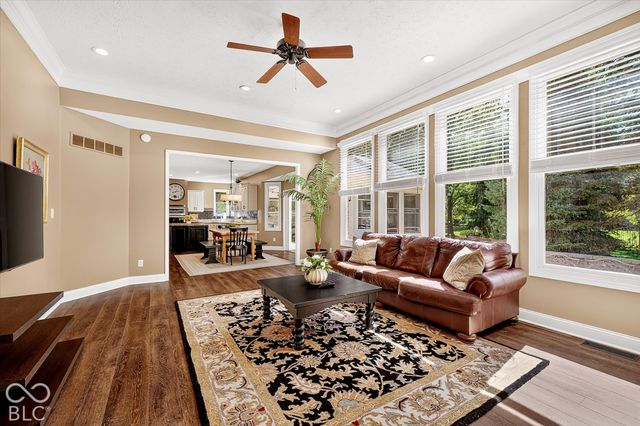 5785 Gyrfalcon Place, Carmel, IN 46033