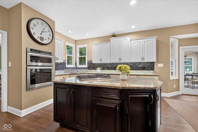 5785 Gyrfalcon Place, Carmel, IN 46033