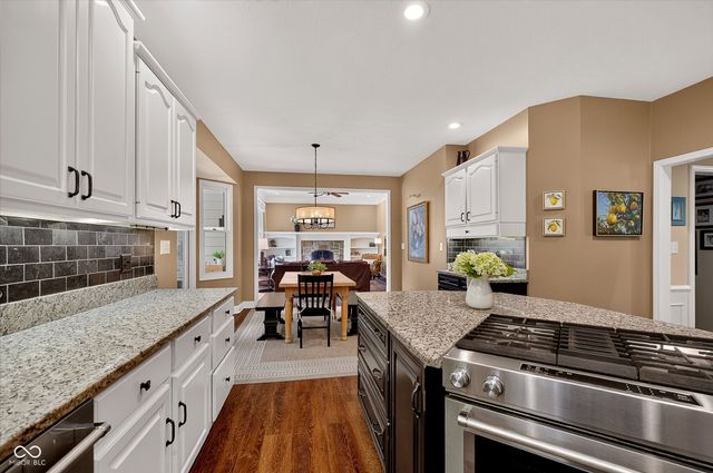 5785 Gyrfalcon Place, Carmel, IN 46033