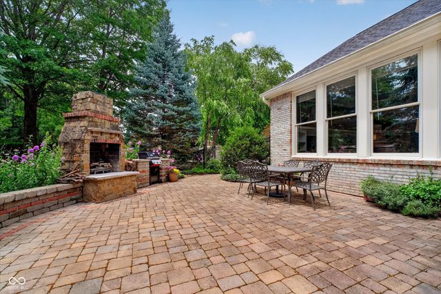 5785 Gyrfalcon Place, Carmel, IN 46033
