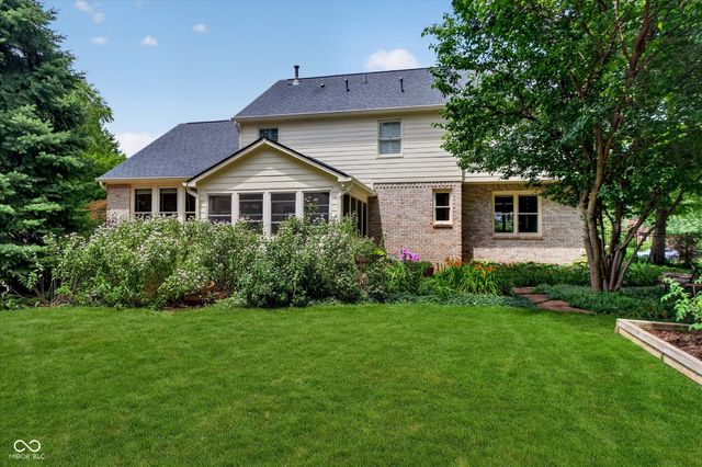 5785 Gyrfalcon Place, Carmel, IN 46033