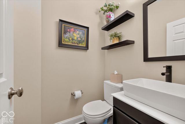 5785 Gyrfalcon Place, Carmel, IN 46033
