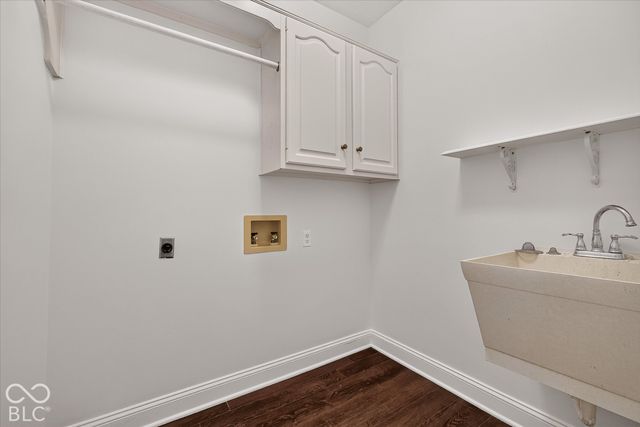 5785 Gyrfalcon Place, Carmel, IN 46033