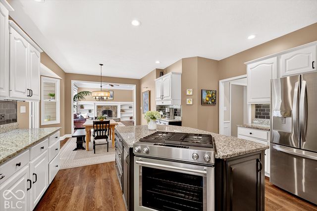 5785 Gyrfalcon Place, Carmel, IN 46033