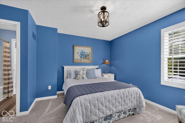 5785 Gyrfalcon Place, Carmel, IN 46033