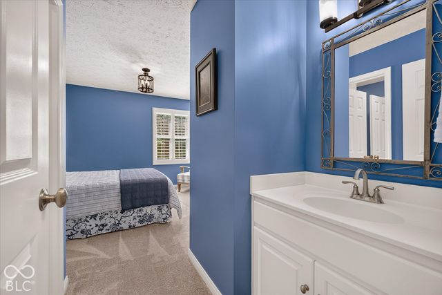 5785 Gyrfalcon Place, Carmel, IN 46033