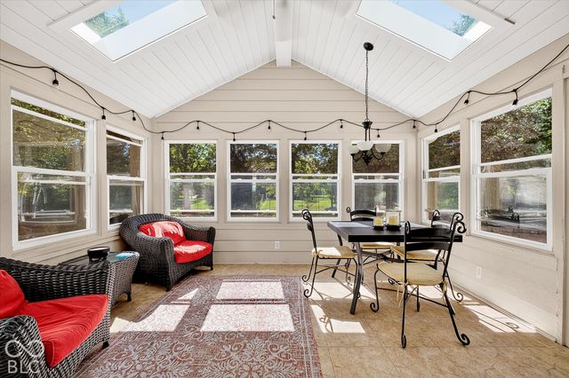 5785 Gyrfalcon Place, Carmel, IN 46033