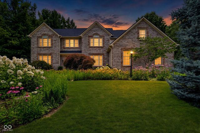 5785 Gyrfalcon Place, Carmel, IN 46033