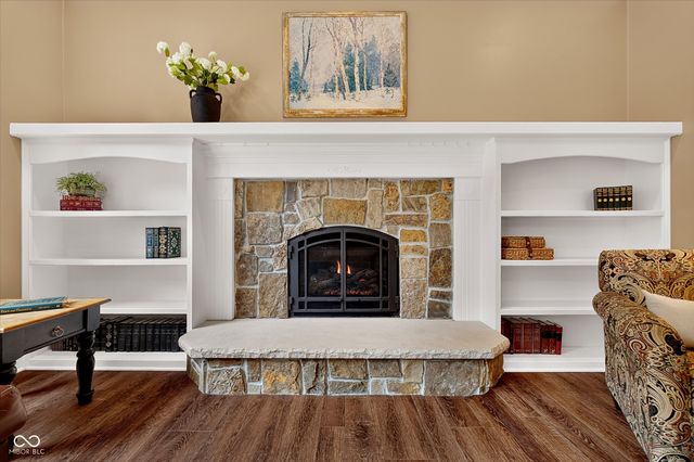 5785 Gyrfalcon Place, Carmel, IN 46033