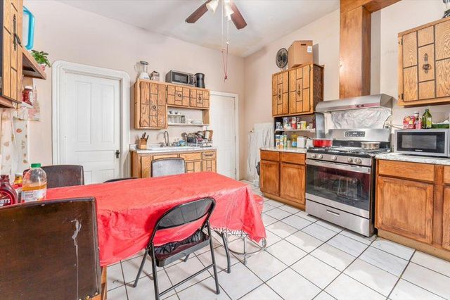 3036 15th Avenue S, Minneapolis, MN 55407