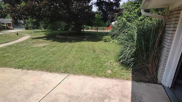8601 Cedar Court, Ypsilanti, MI 48198
