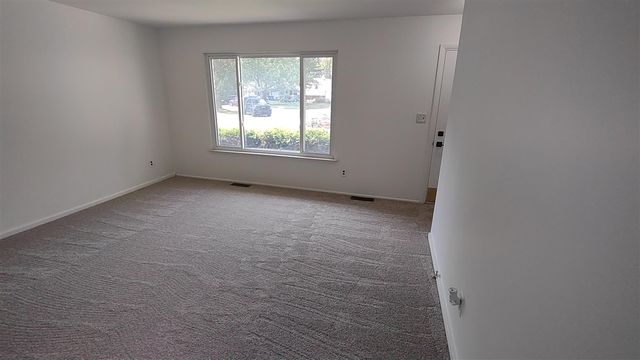 8601 Cedar Court, Ypsilanti, MI 48198