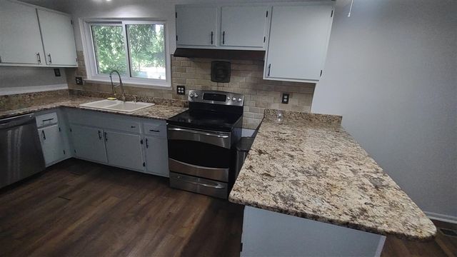 8601 Cedar Court, Ypsilanti, MI 48198