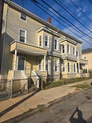 636-644 Dwelley, Fall River, MA 02724