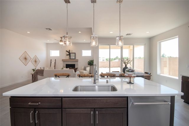 62 Cadena Loop, Los Alamos, NM 87547