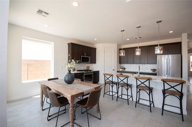 62 Cadena Loop, Los Alamos, NM 87547