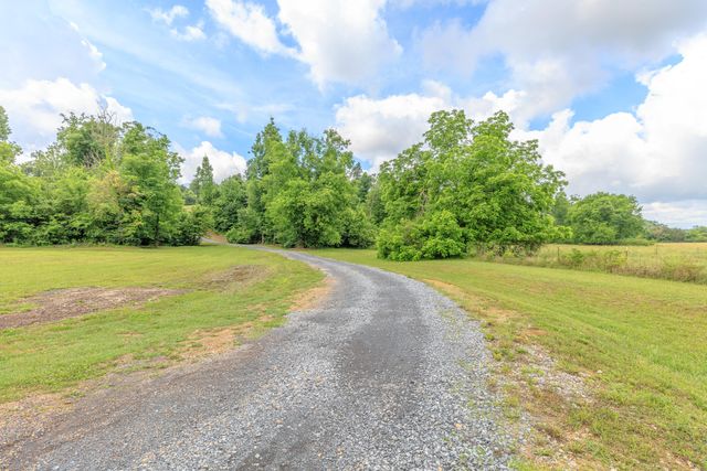 1868 E Emerson Road, Cohutta, GA 30710