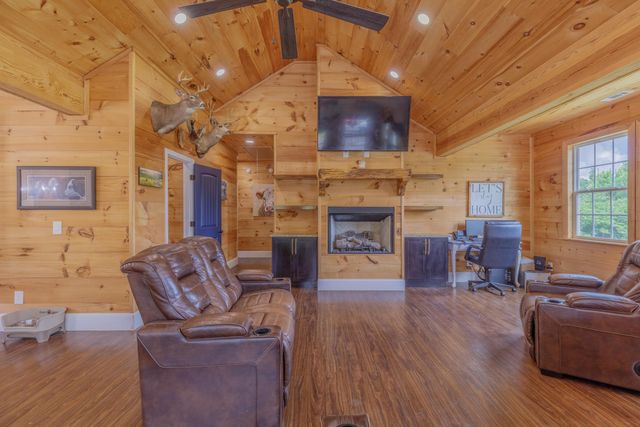 1868 E Emerson Road, Cohutta, GA 30710