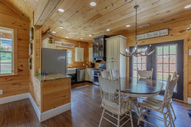 1868 E Emerson Road, Cohutta, GA 30710