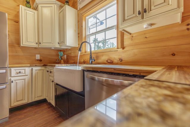1868 E Emerson Road, Cohutta, GA 30710