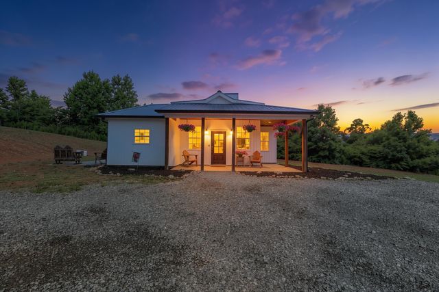 1868 E Emerson Road, Cohutta, GA 30710