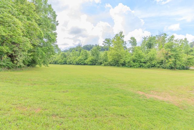 1868 E Emerson Road, Cohutta, GA 30710