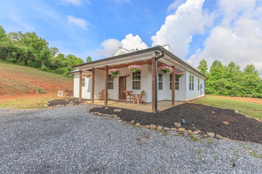 1868 E Emerson Road, Cohutta, GA 30710