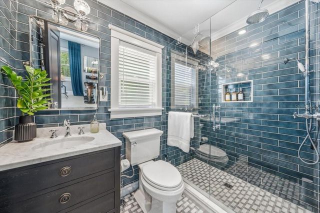 2450 BURLINGTON AVENUE N, St Petersburg, FL 33713