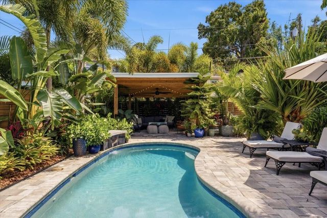 2450 BURLINGTON AVENUE N, St Petersburg, FL 33713