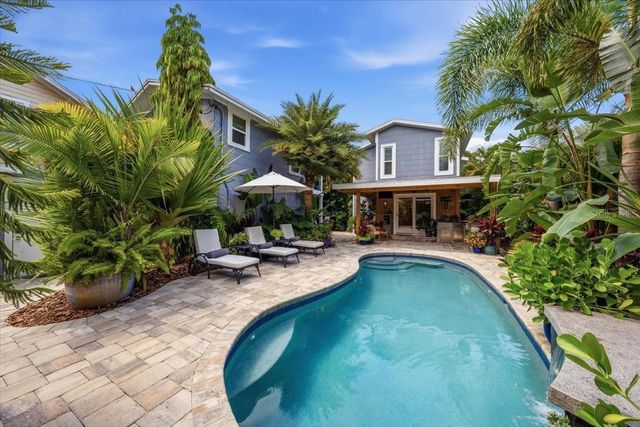 2450 BURLINGTON AVENUE N, St Petersburg, FL 33713