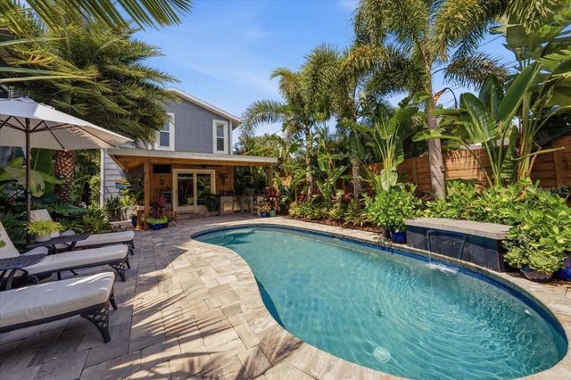 2450 BURLINGTON AVENUE N, St Petersburg, FL 33713