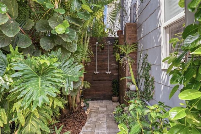 2450 BURLINGTON AVENUE N, St Petersburg, FL 33713