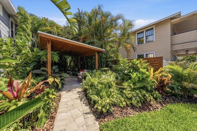 2450 BURLINGTON AVENUE N, St Petersburg, FL 33713