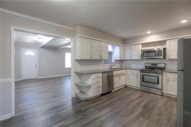 7212 Oxford Avenue, Raytown, MO 64133