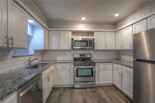 7212 Oxford Avenue, Raytown, MO 64133