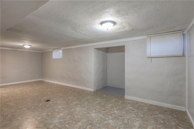 7212 Oxford Avenue, Raytown, MO 64133