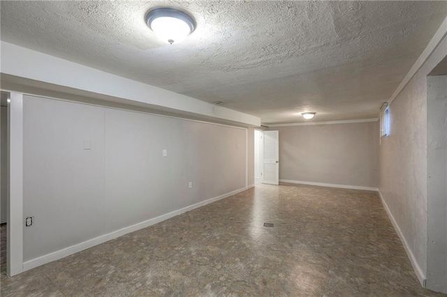 7212 Oxford Avenue, Raytown, MO 64133