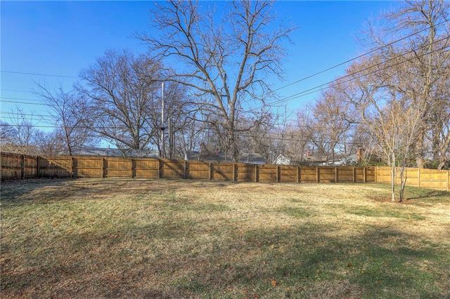 7212 Oxford Avenue, Raytown, MO 64133