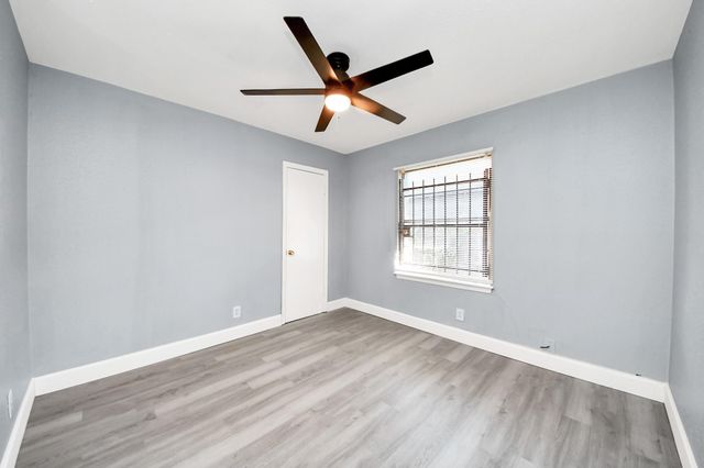 5606 Elmlawn Drive, Houston, TX 77033