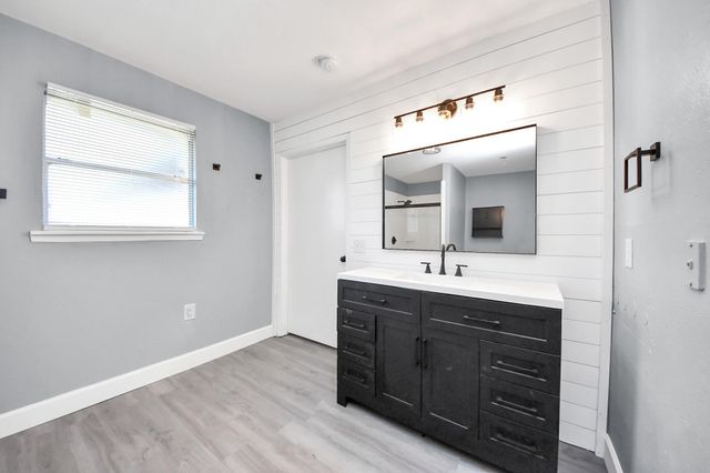 5606 Elmlawn Drive, Houston, TX 77033