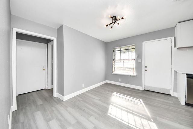 5606 Elmlawn Drive, Houston, TX 77033