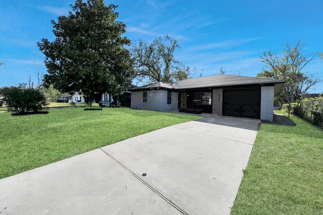 5606 Elmlawn Drive, Houston, TX 77033