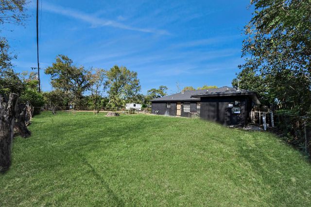 5606 Elmlawn Drive, Houston, TX 77033