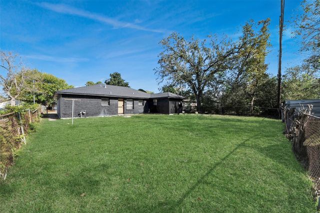 5606 Elmlawn Drive, Houston, TX 77033