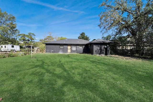 5606 Elmlawn Drive, Houston, TX 77033