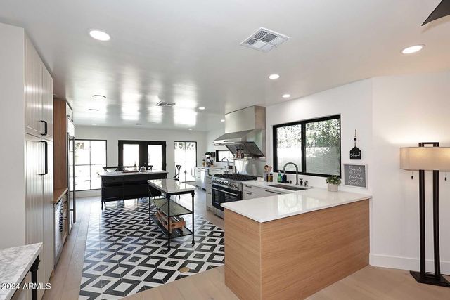 7330 E LAS PALMARITAS Drive, Scottsdale, AZ 85258