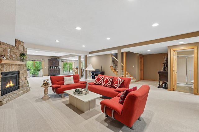 18751 Knollwood Circle, Lakeville, MN 55044
